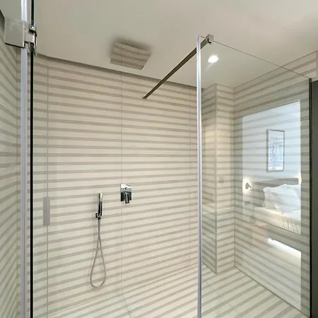 Luxury Downtown α5 Apartment
