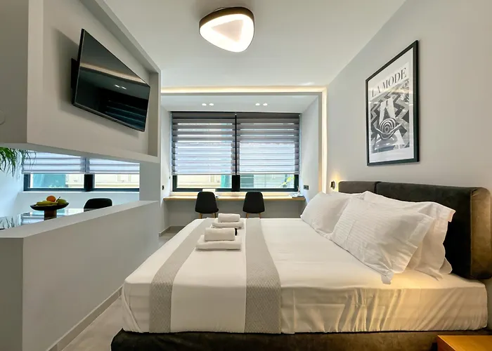 Luxury Downtown A5 Apartment *